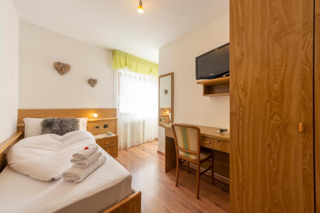Single Room,758074918:JPEG
